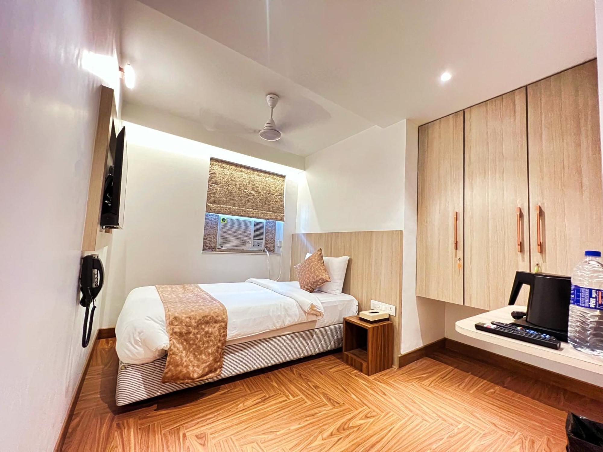 White House By Maxxvalue Service Apartments Bandra Mumbai Eksteriør bilde