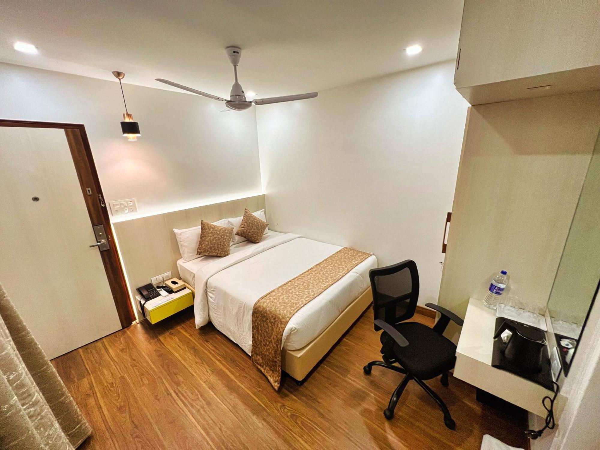White House By Maxxvalue Service Apartments Bandra Mumbai Eksteriør bilde