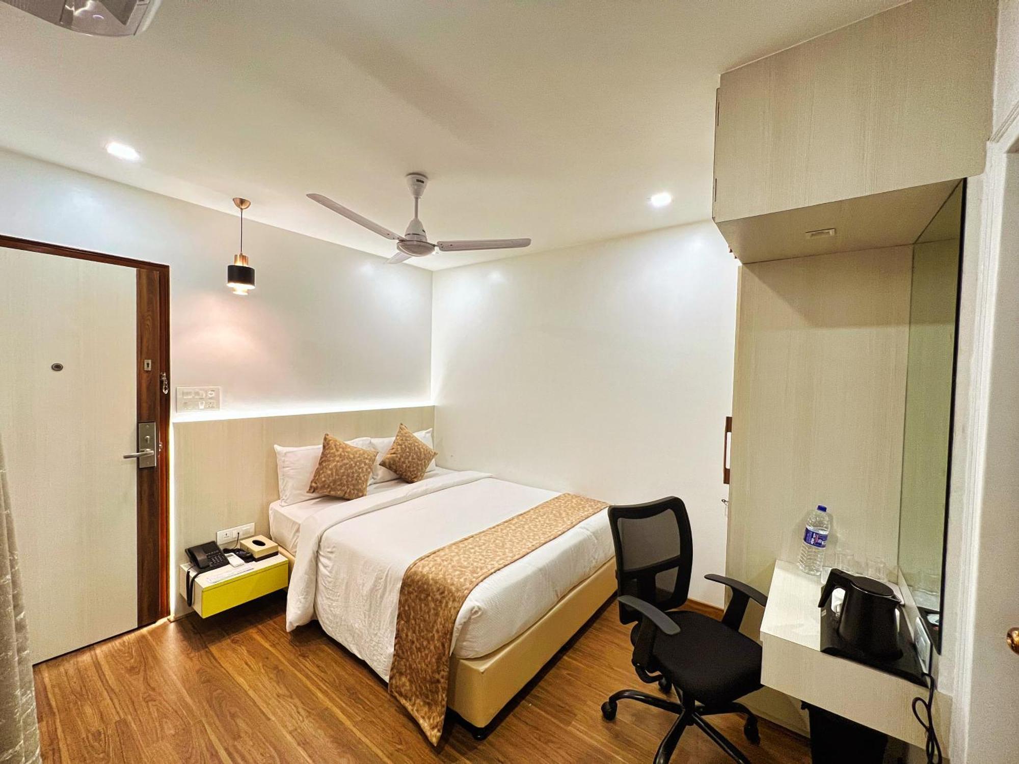 White House By Maxxvalue Service Apartments Bandra Mumbai Eksteriør bilde
