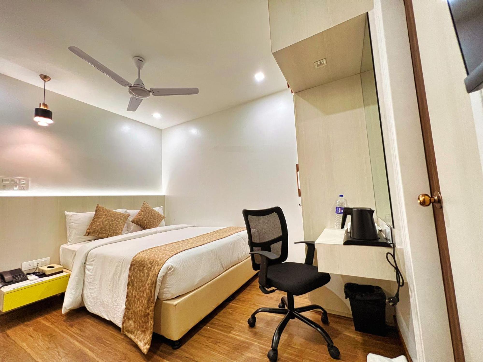 White House By Maxxvalue Service Apartments Bandra Mumbai Eksteriør bilde